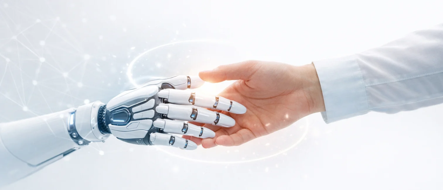 Helles, minimalistisches Büro-Setting mit abstrakter KI-Visualisierung rechts im Bild, die das Zusammenspiel von Mensch, Technologie und Vertrauen im Unternehmenskontext symbolisiert.